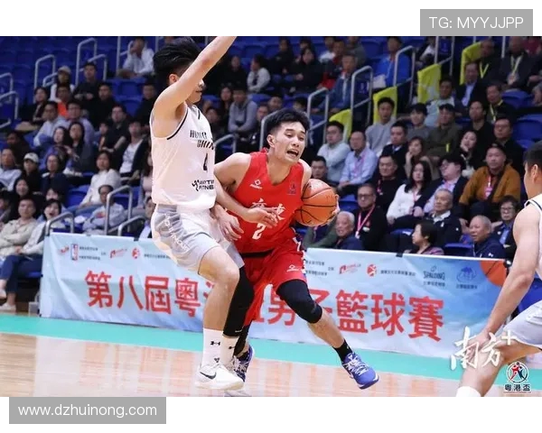 深圳队与浙江队激战正酣谁能在这场篮球赛中笑到最后